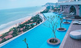 Tận hưởng hồ bơi vô tại Khách sạn Cao Vũng Tàu