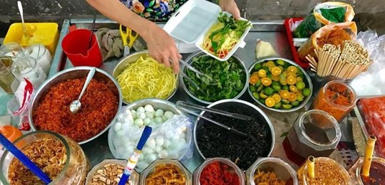 5 hẻm ăn vặt nức tiếng Sài Gòn